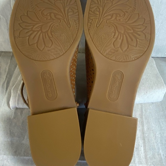 BOHO Sandals  Textured Design and Open Ankle; zipper or ties, size 7, A+ - Picture 6 of 11